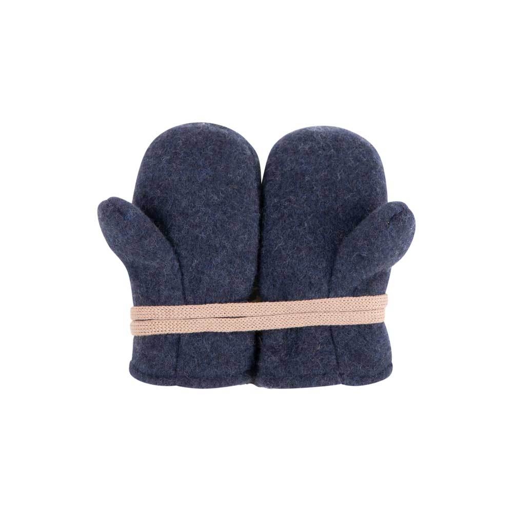 Soft-Fleece-Faeustel-mit-Band-dazwischen