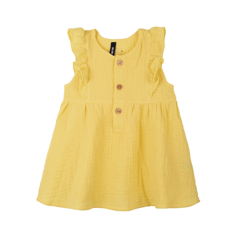 Knoepfe-vorn,-Ruesche-an-Schulter